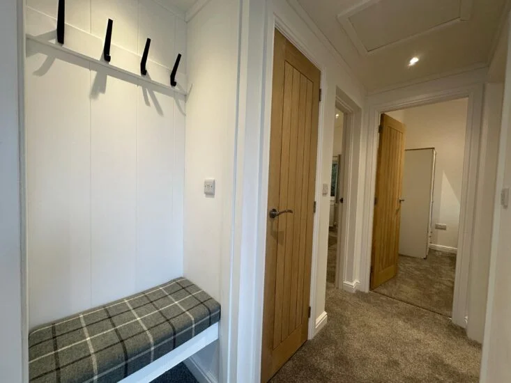 Lodges for hire on Loch Ness