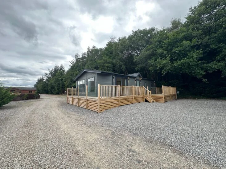 Lodges for hire on Loch Ness